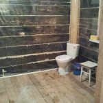 Строительство и обустройство туалета в деревянном доме с канализацией